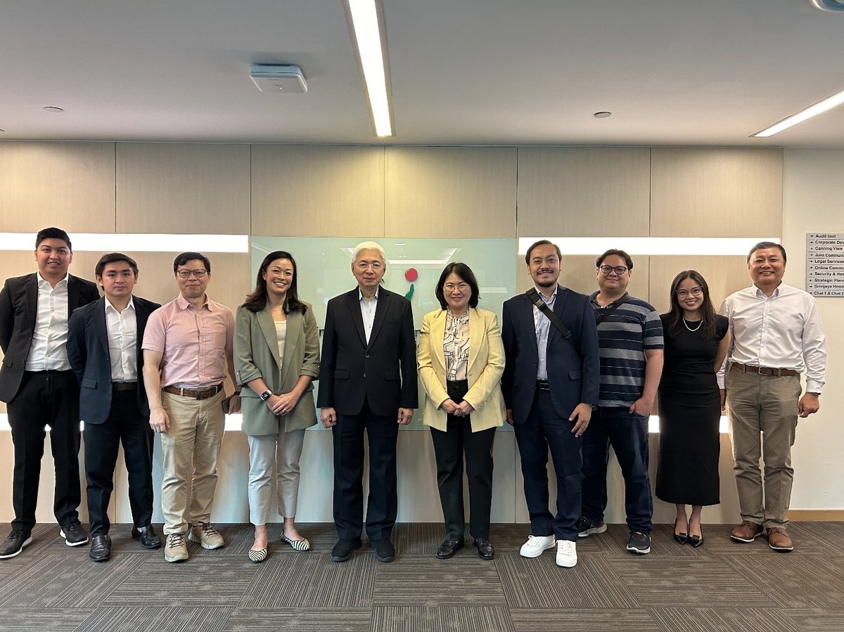 Secretary Pascual with the Philippine delegation during the meeting with Singapore’s Smart Nation Group to explore potential AI collaborations held at the Smart Nation AI Center in Singapore.
